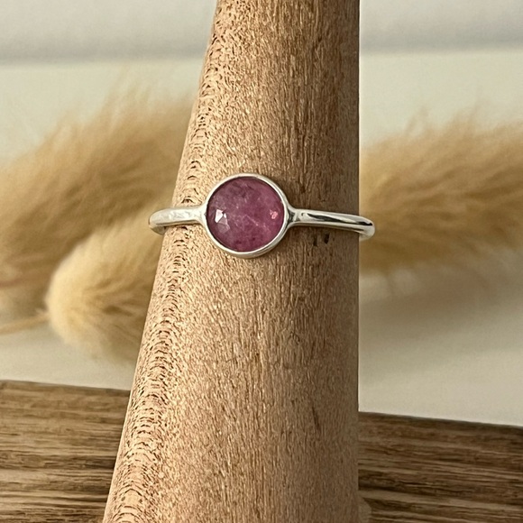 Artisan Jewelry - Solid 925 Sterling Silver Strawberry Quartz Gemstone Stacker Ring Size 6.75
